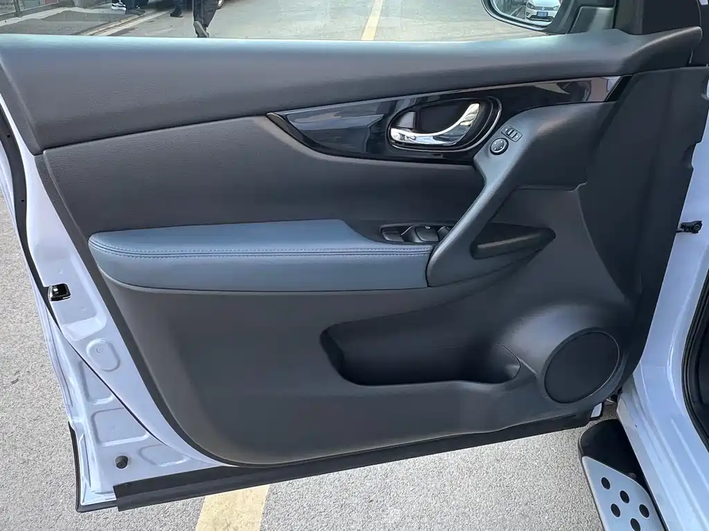 Qashqai 2025 Honor 2.0L CVT XV+ Leading Edition купить на сайте DeffCars