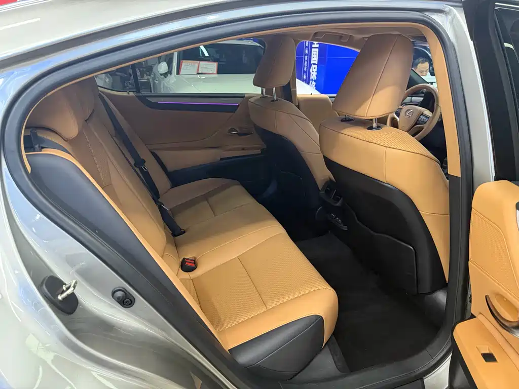 Lexus ES 2025 200 Premium Edition купить на сайте DeffCars