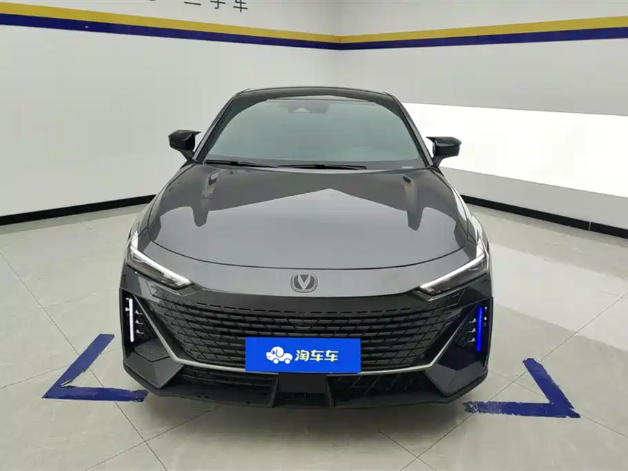 Changan UNI-V 2024 1.5T high-energy version купить на сайте DeffCars