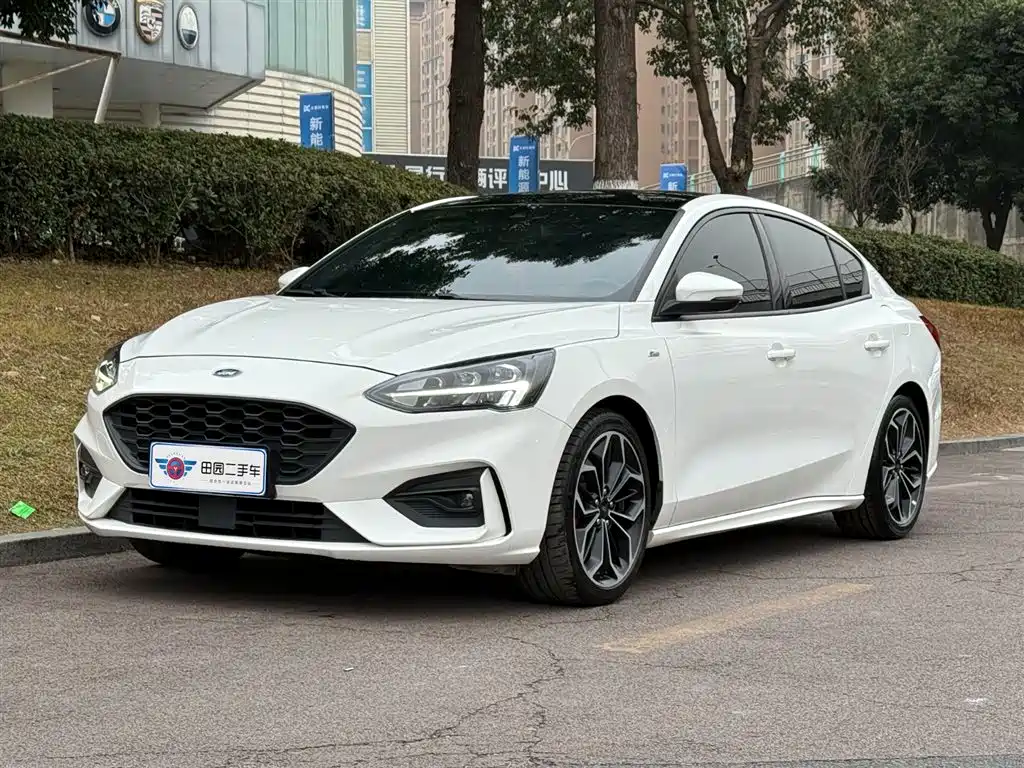 Focus 2021 Sedan EcoBoost 180 Automatic ST Line купить на сайте DeffCars