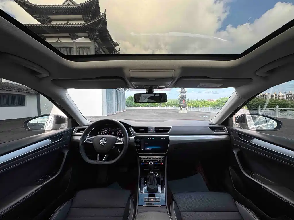 Superb 2023 facelift TSI280 DSG exclusive version купить на сайте DeffCars