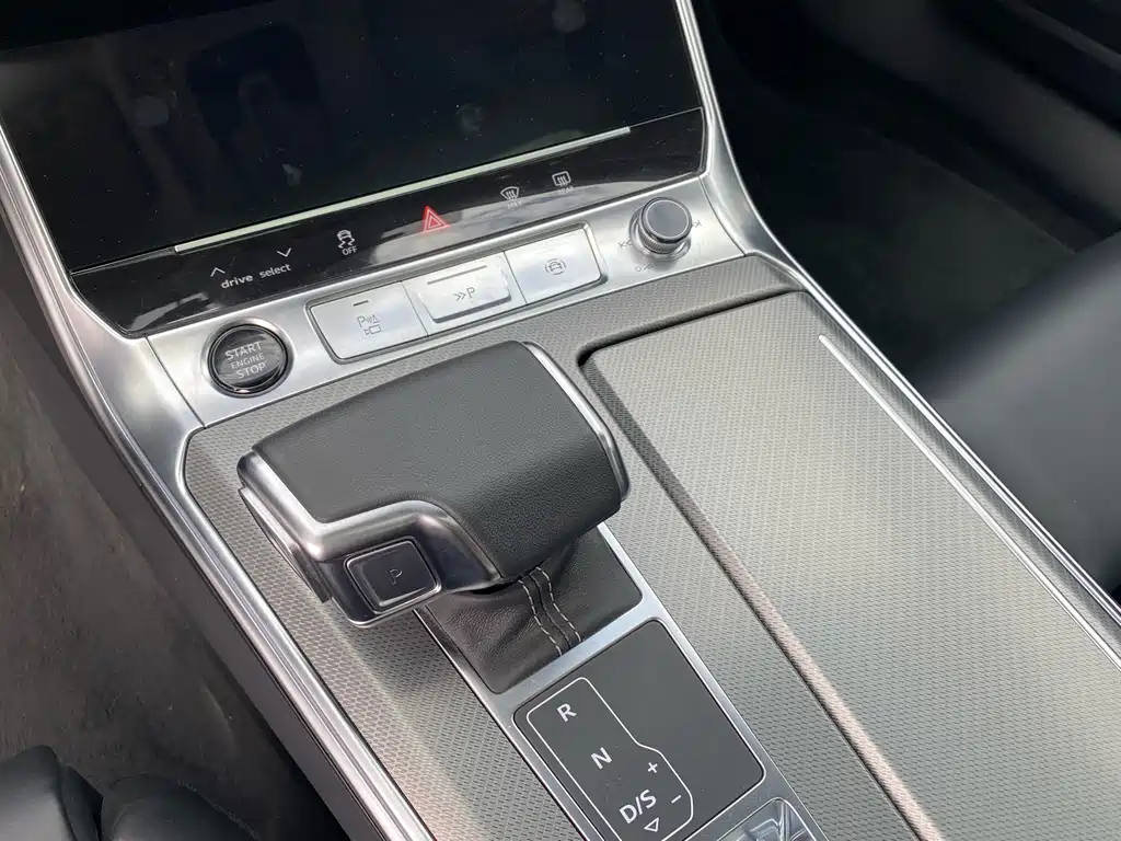 Audi A7 2024 45 TFSI Premium Selection купить на сайте DeffCars