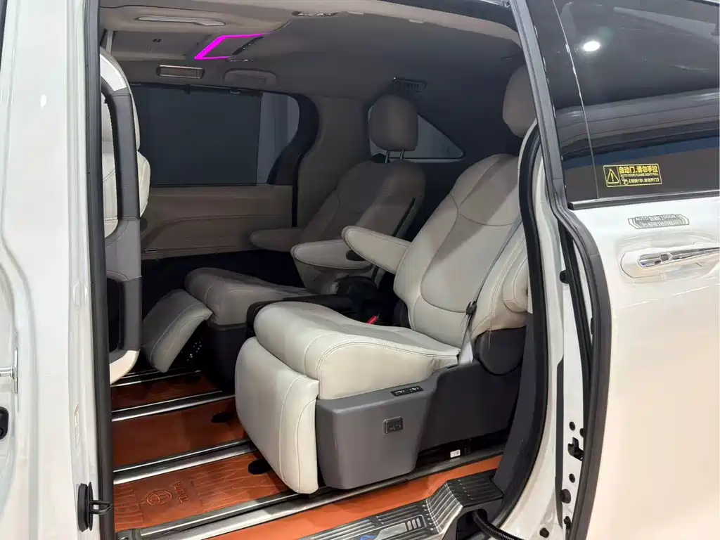 SIENNA 2024 2.5L Hybrid Comfort Edition купить на сайте DeffCars