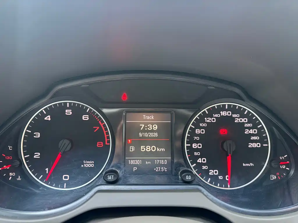 Audi Q5 2012 2.0TFSI comfort model купить на сайте DeffCars