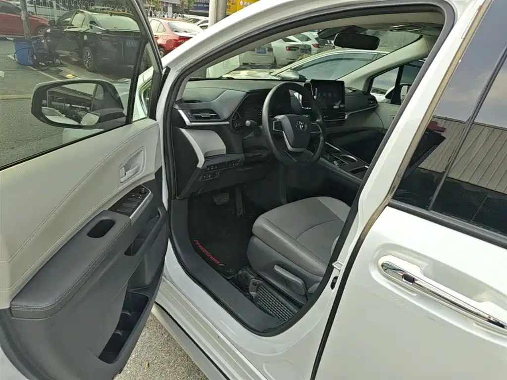 Grevia 2023 2.5L Hybrid Luxury Edition купить на сайте DeffCars