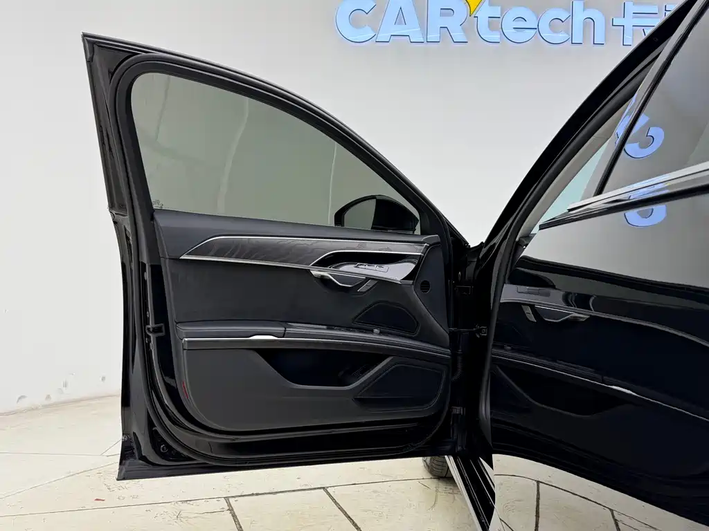 Audi A8 2023 A8L 50 TFSI quattro Premium Selection купить на сайте DeffCars