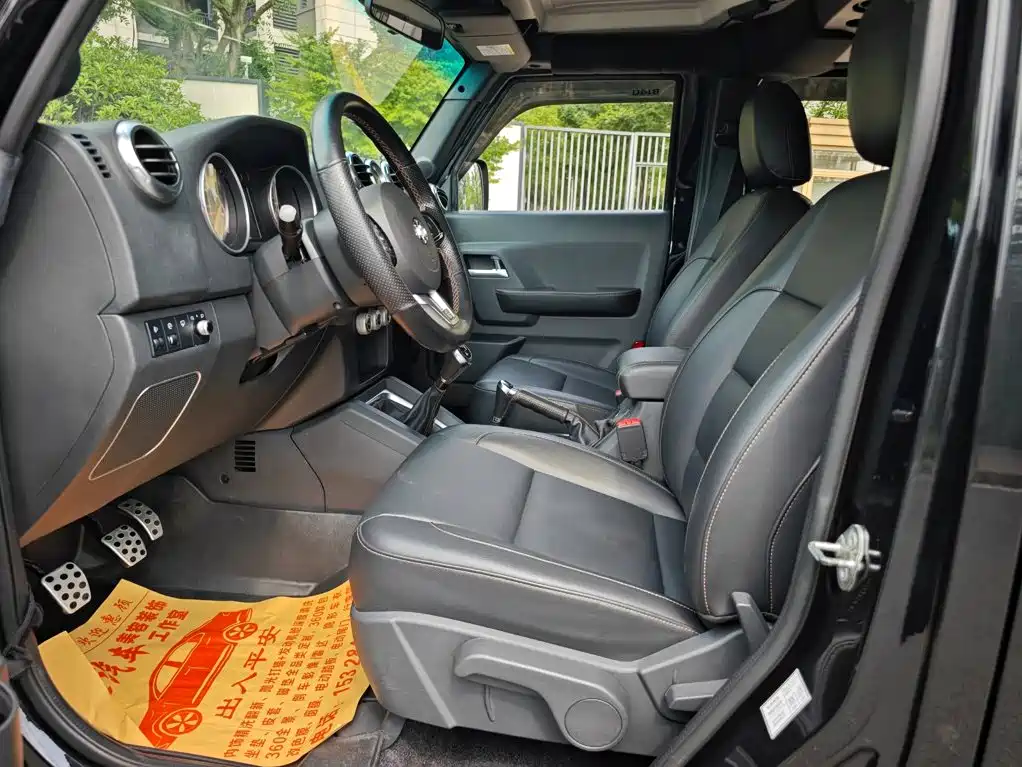 Beijing BJ40 2016 40L 2.0T manual four-wheel drive premium version купить на сайте DeffCars