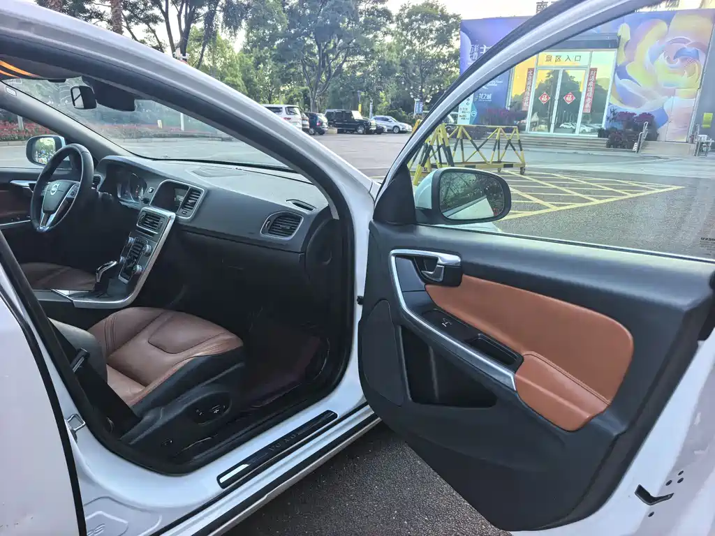 Volvo S60 2017 S60L T5 Smart Edition купить на сайте DeffCars