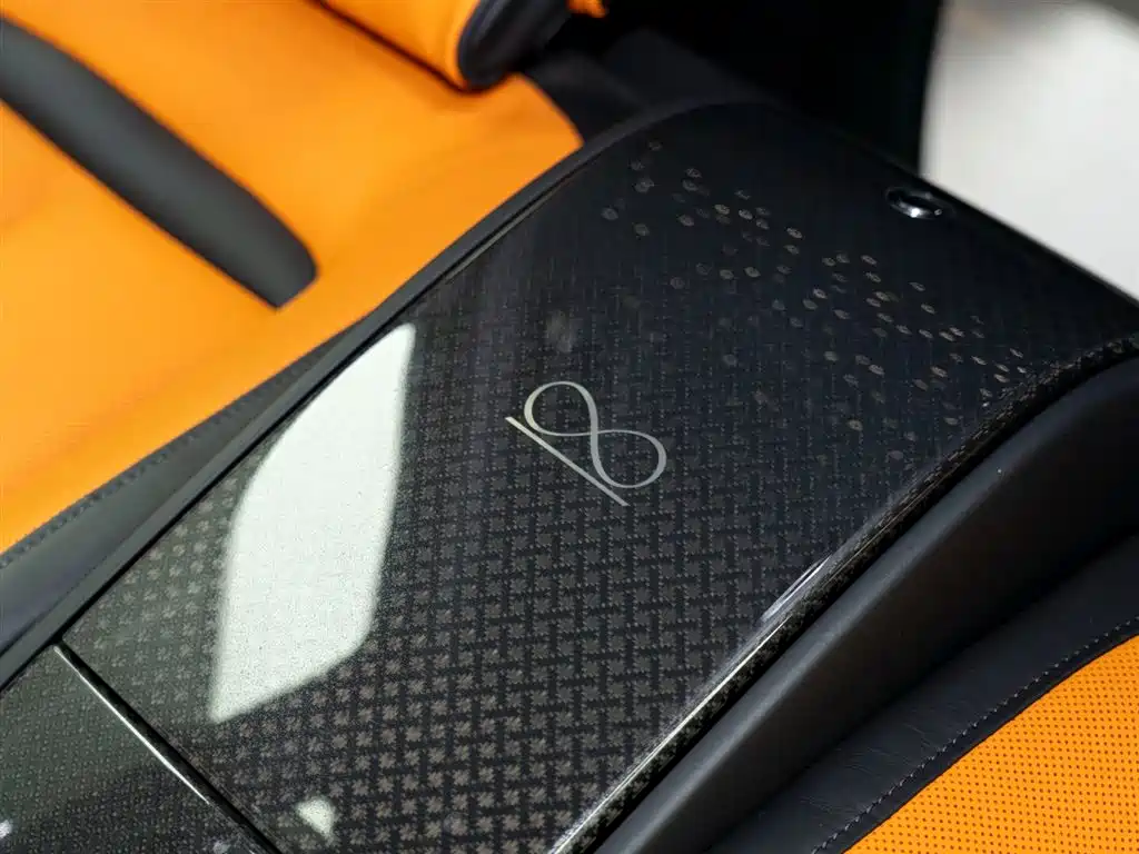 Cullinan 2020 Black Badge купить на сайте DeffCars