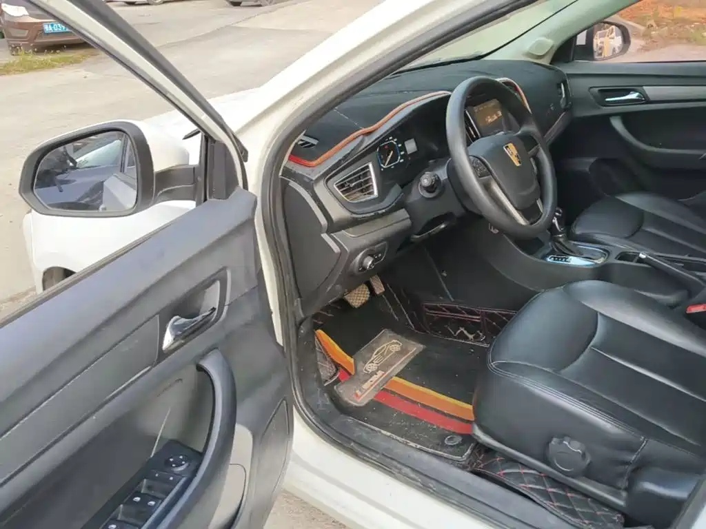 Roewe 360 ​​2015 1.5L automatic luxury version купить на сайте DeffCars