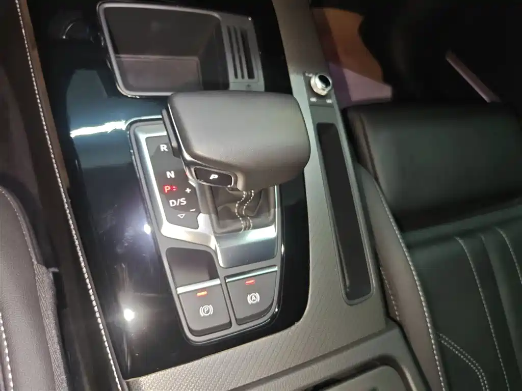 Audi Q5L 2023 45T luxury and dynamic model купить на сайте DeffCars