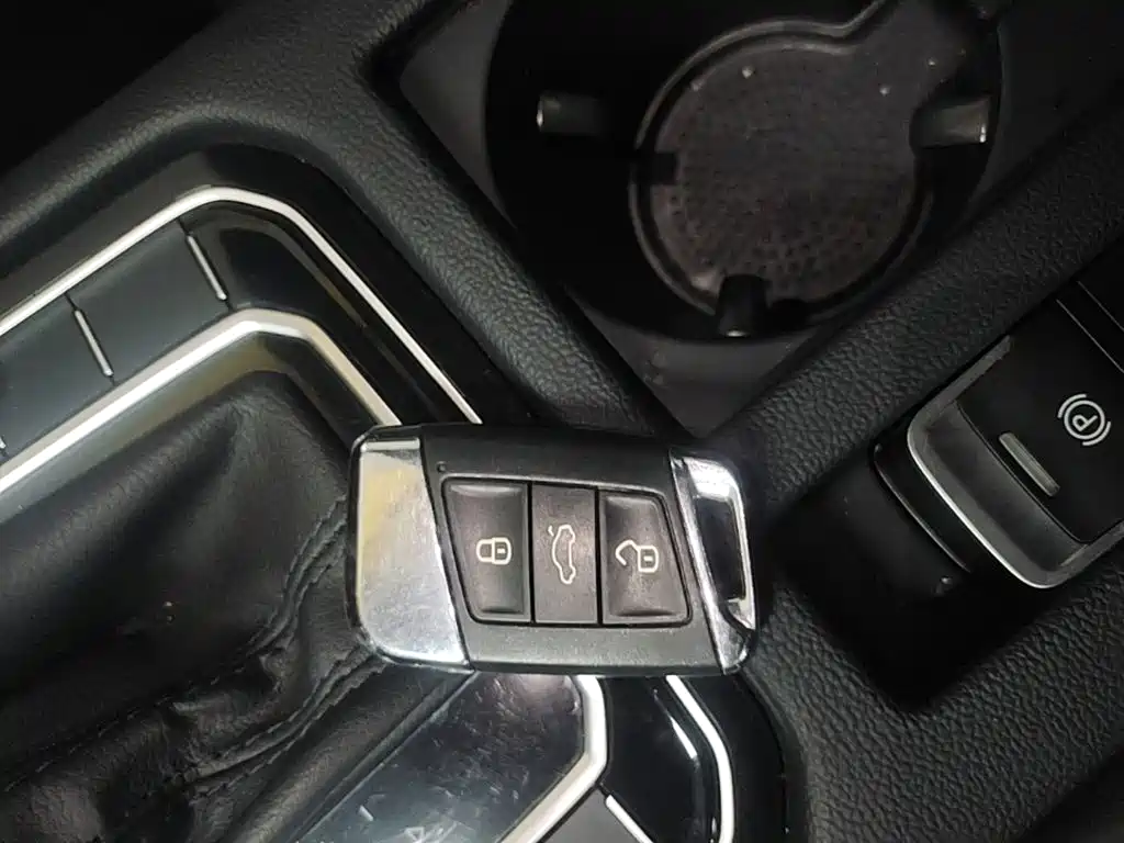 FAW-Volkswagen CC 2020 330TSI Huayan Edition National VI купить на сайте DeffCars