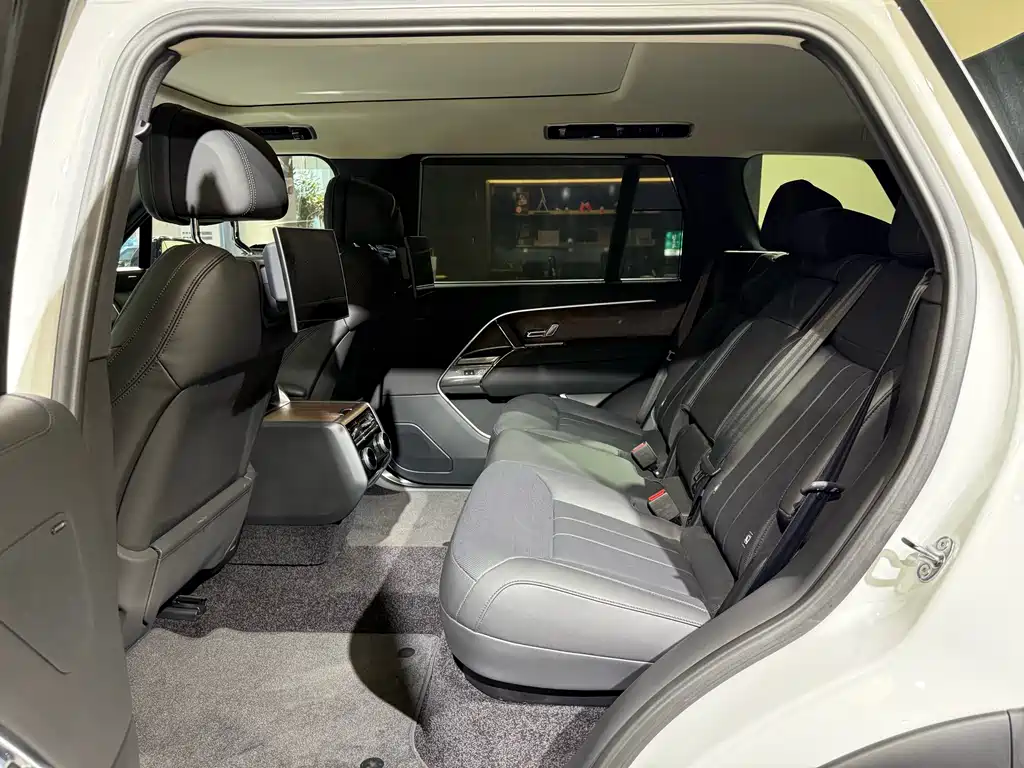 Range Rover 2024 3.0 L6 400PS Extended Edition купить на сайте DeffCars