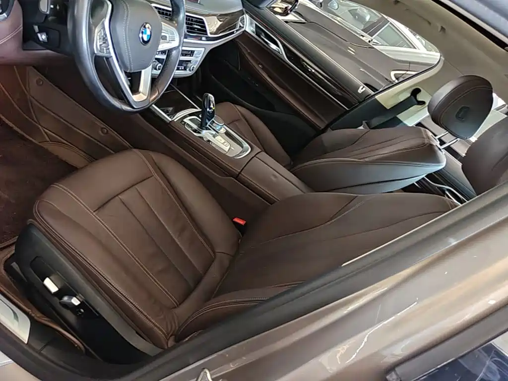 BMW 7 Series 2018 730Li Leading Excellence Package купить на сайте DeffCars