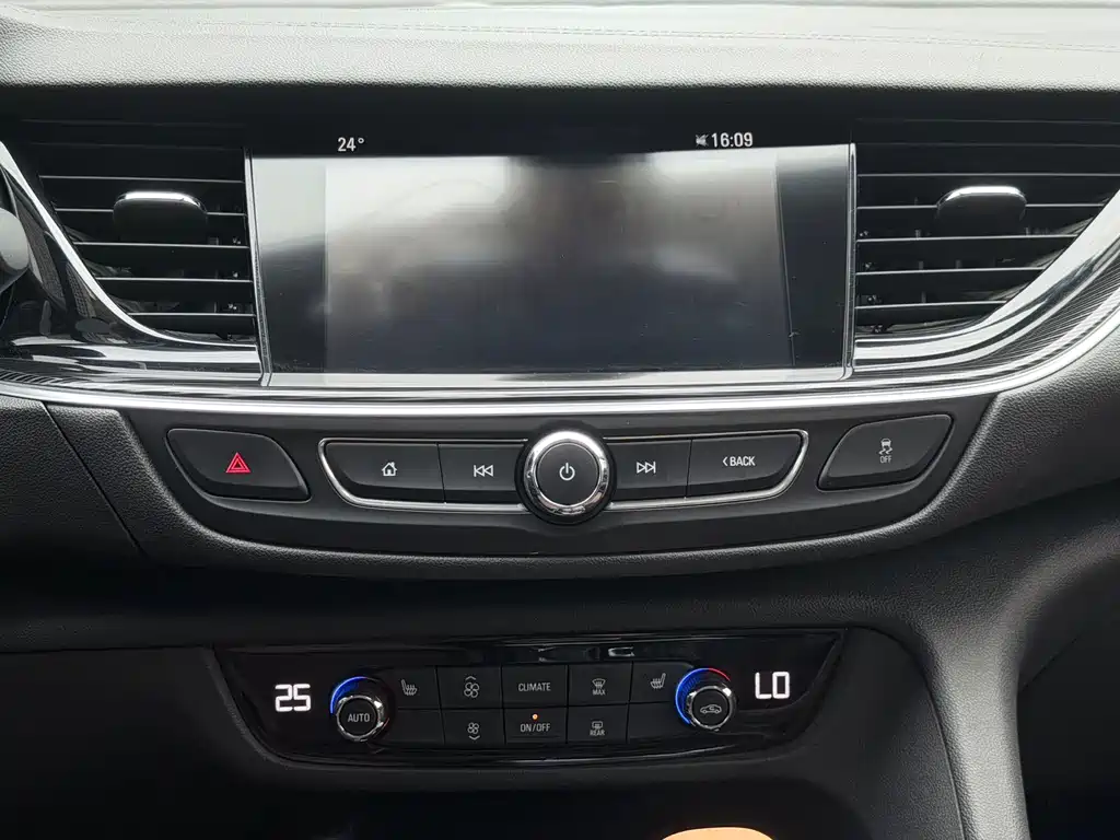 Regal 2019 20T Elite National VI купить на сайте DeffCars