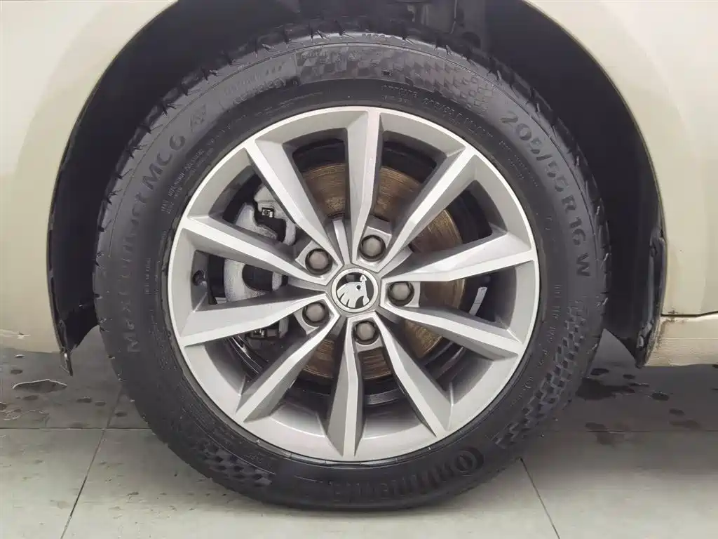 Octavia 2019 1.5L automatic comfort version купить на сайте DeffCars