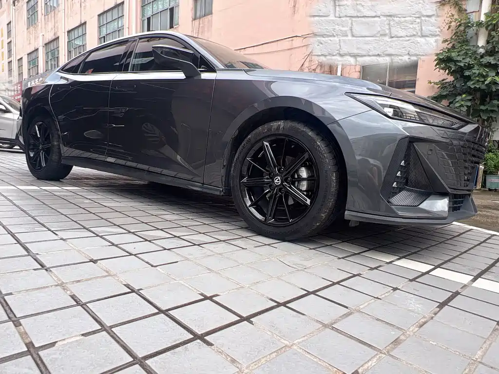Changan UNI-V 2023 1.5T Premium купить на сайте DeffCars