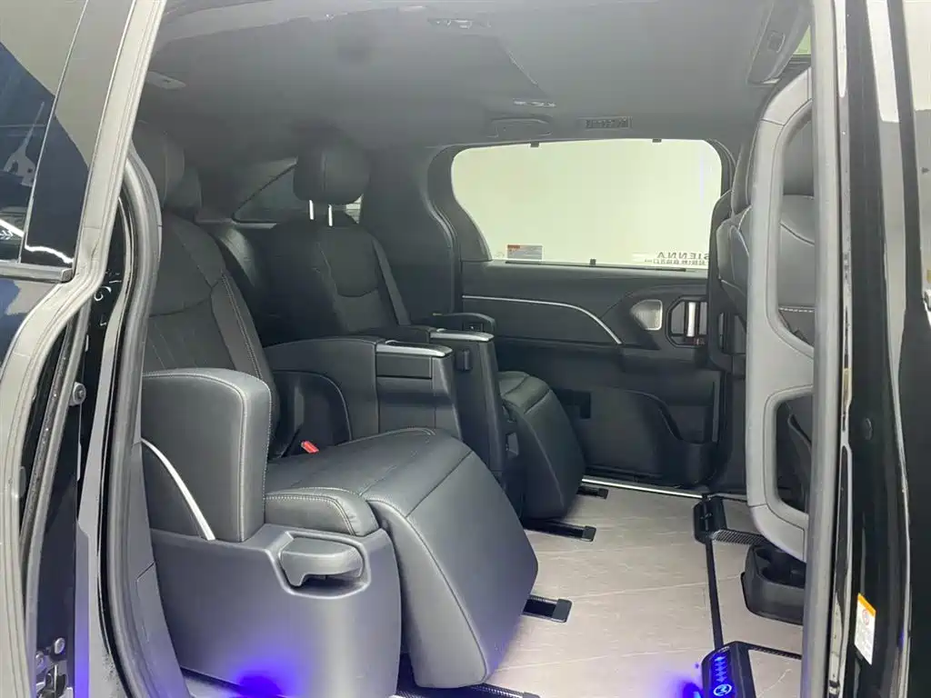 SIENNA 2024 2.5L Hybrid Premium Edition купить на сайте DeffCars