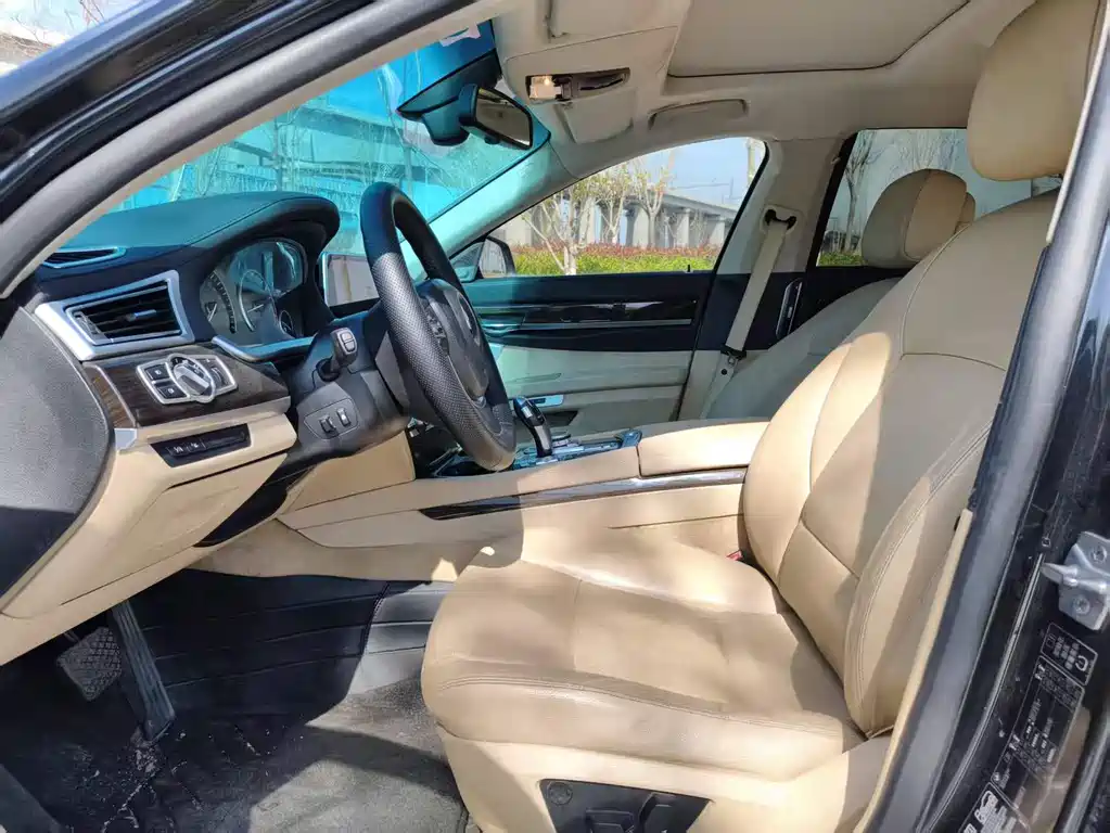 BMW 7 Series 2011 750Li xDrive купить на сайте DeffCars