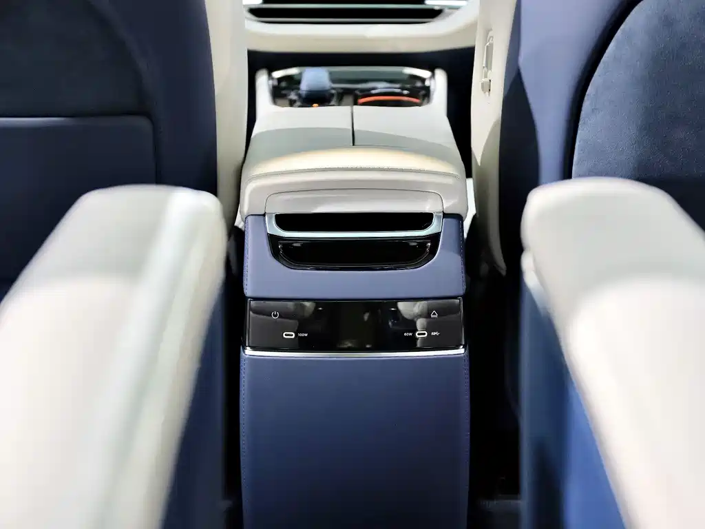 Jikrypton 009 2024 seven-seat aisle version four-wheel drive 108kWh купить на сайте DeffCars