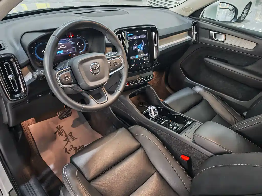 Volvo XC40 2024 B4 four-wheel drive Zhiyuan luxury version купить на сайте DeffCars