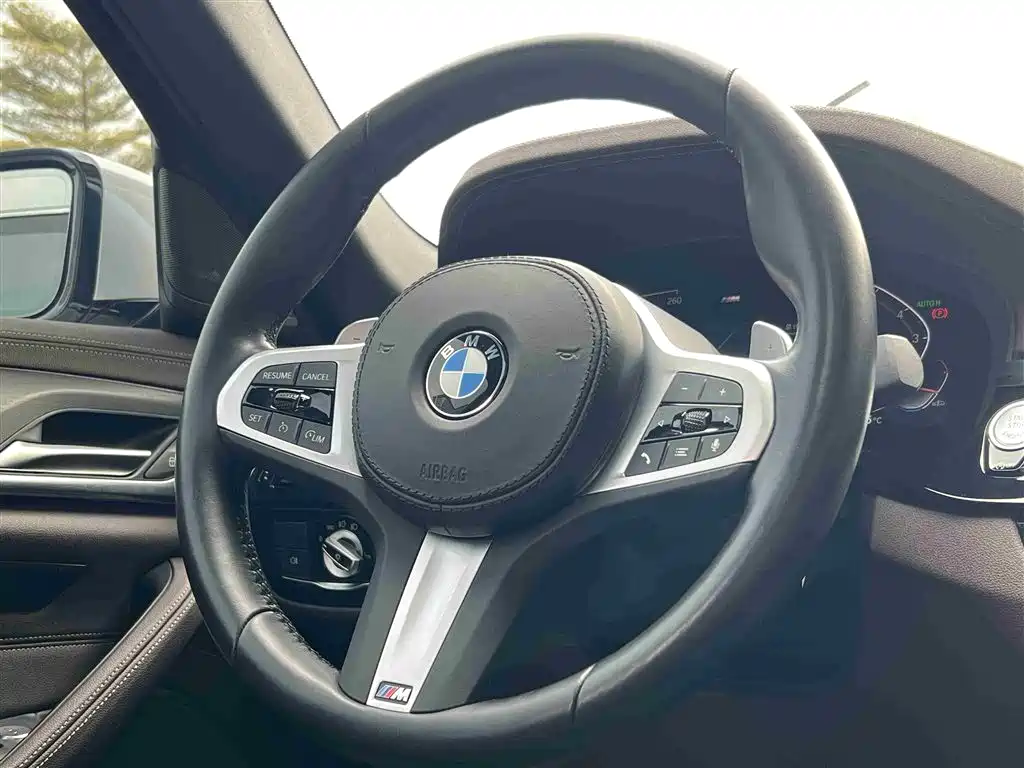 BMW 5 Series 2022 Facelift 2 530Li Exclusive M Sports Package купить на сайте DeffCars