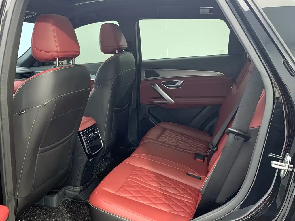 Jietu X70 PLUS 2025 Champion Edition 1.5T DCT Champion MAX+ 7 seats купить на сайте DeffCars