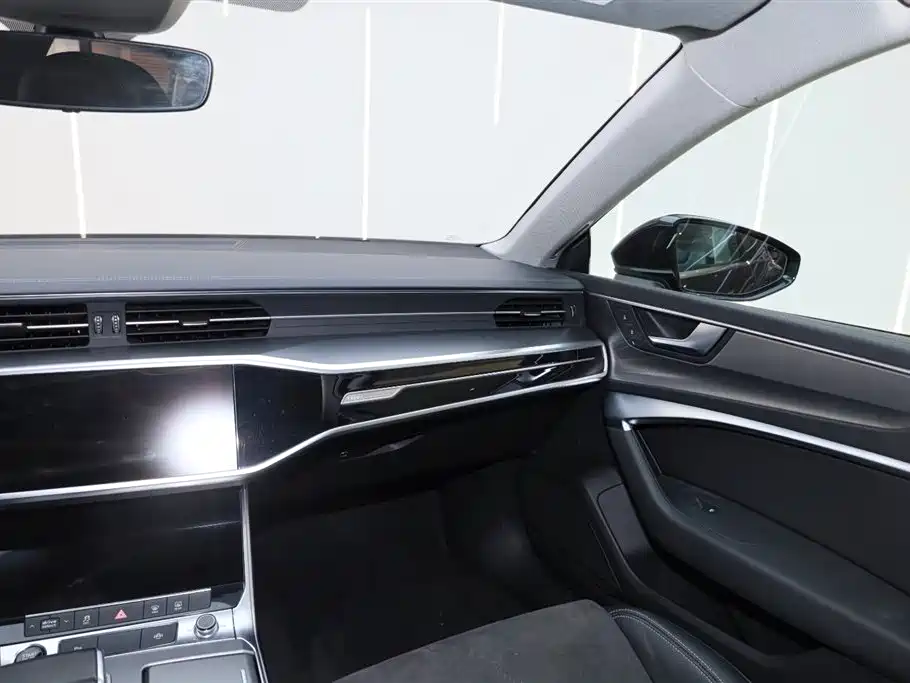 Audi A7L 2024 45TFSI S-line Dream Building Liquid Crystal Package купить на сайте DeffCars
