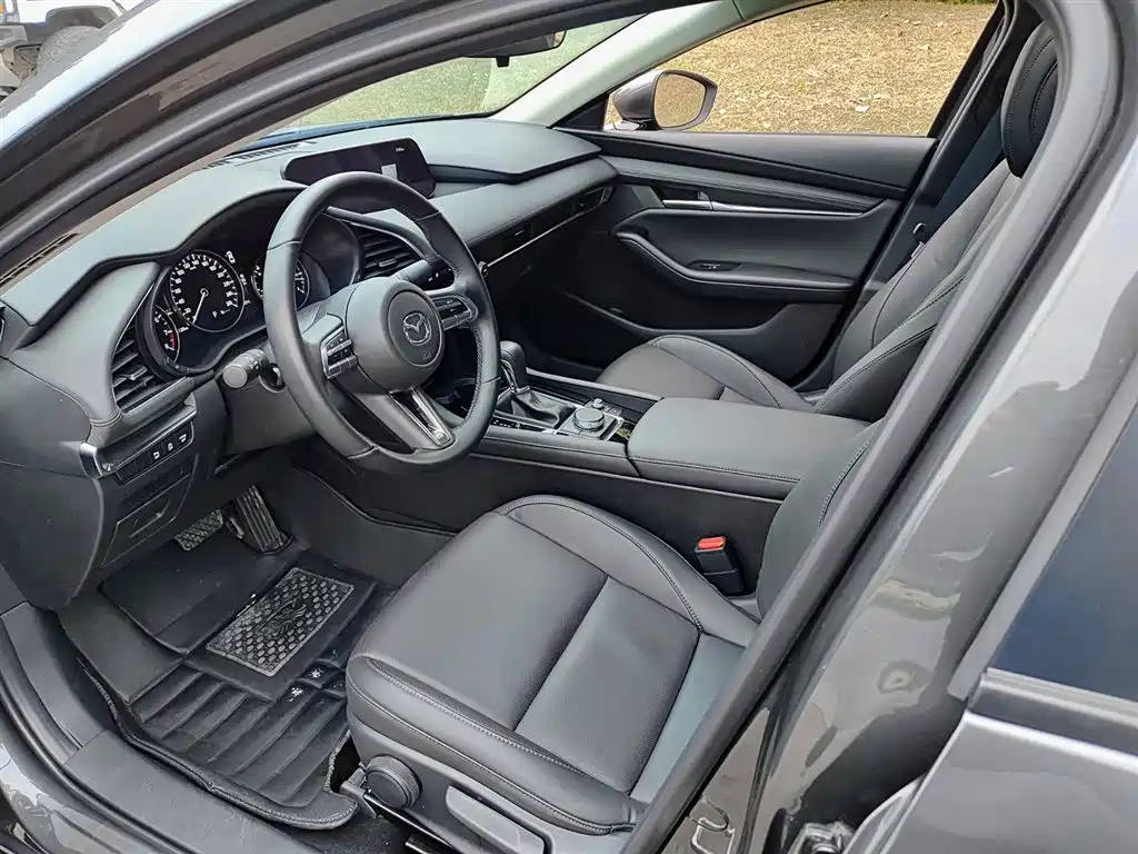 Mazda3 Angkesela 2023 2.0L Automatic Premium Edition купить на сайте DeffCars