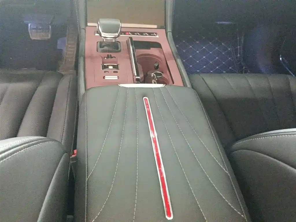 Hongqi H5 2025 2.0T automatic Qichang version купить на сайте DeffCars