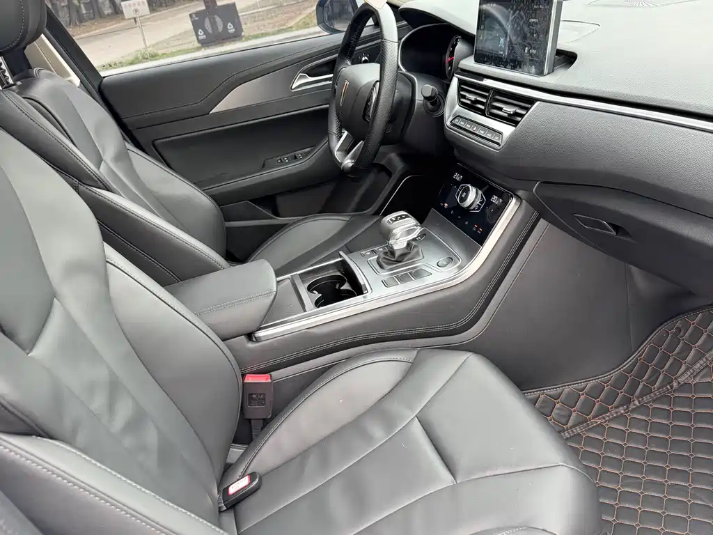Hongqi H5 2022 classic model facelift 1.8T automatic smart connected flag rhyme version купить на сайте DeffCars