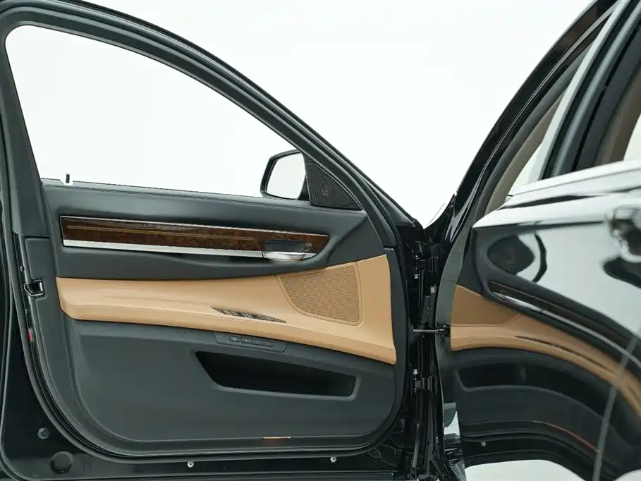 BMW 7 Series 2010 760Li купить на сайте DeffCars