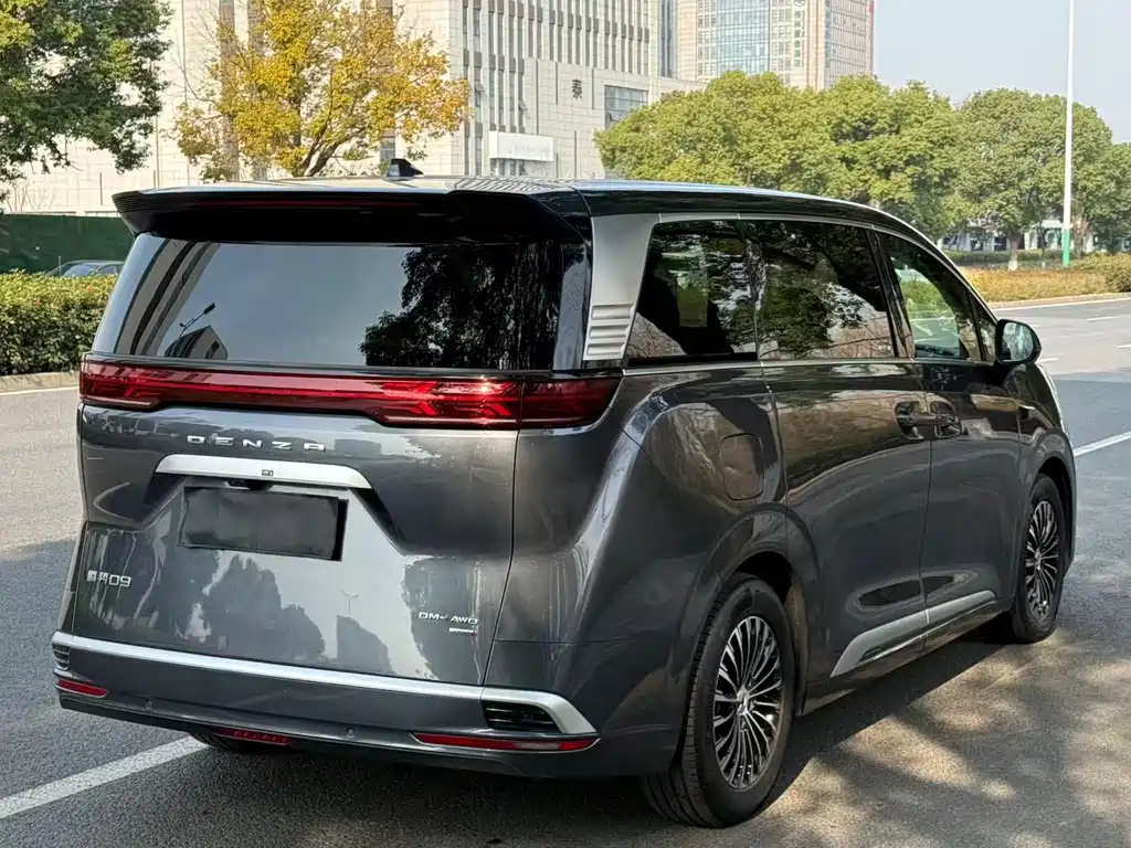 Denza D9 2025 DM-i smart driving version 1020 four-wheel drive flagship model купить на сайте DeffCars