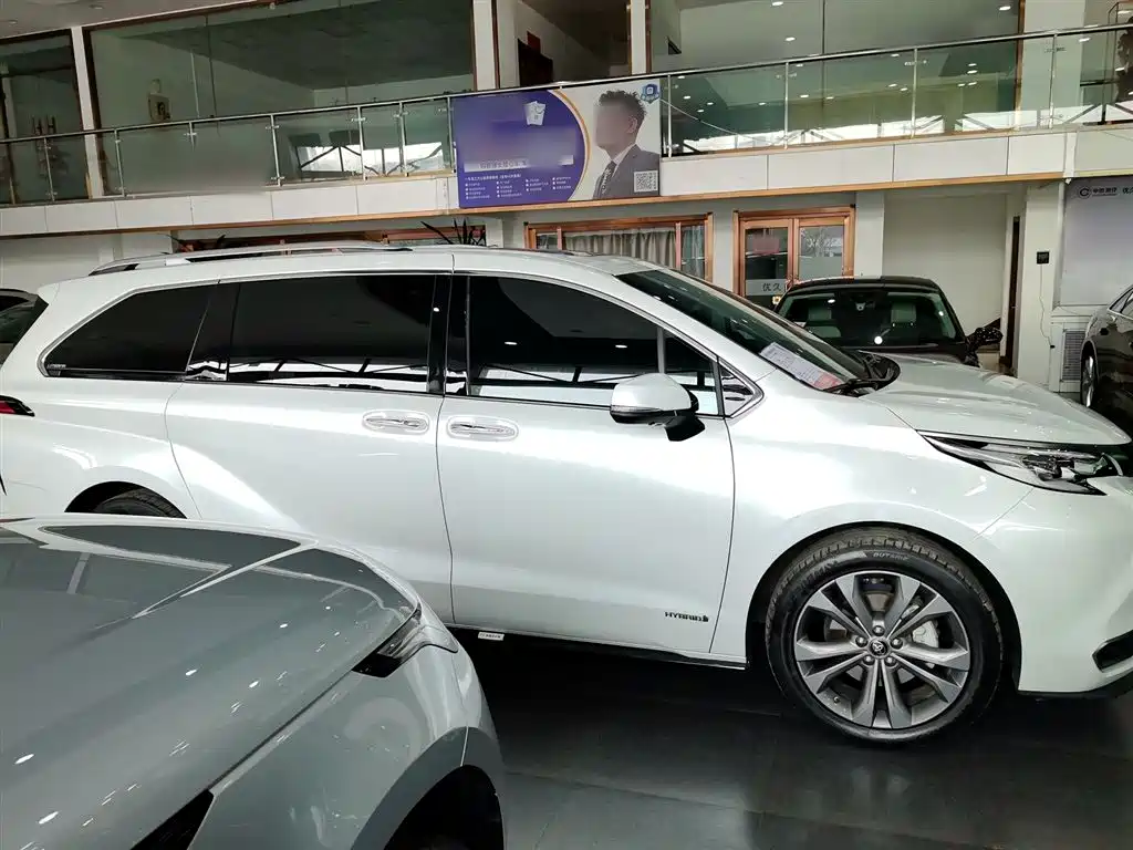 SIENNA 2023 2.5L Hybrid Extreme Edition купить на сайте DeffCars