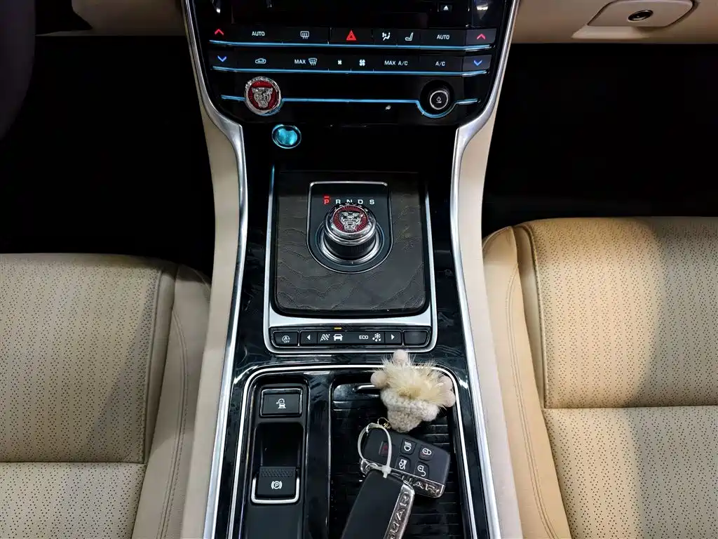 Jaguar XFL 2018 XFL 2.0T 250PS Deluxe Edition купить на сайте DeffCars