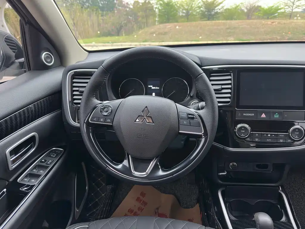 Outlander 2021 2.0L 2WD Enjoy Edition 5 seats купить на сайте DeffCars