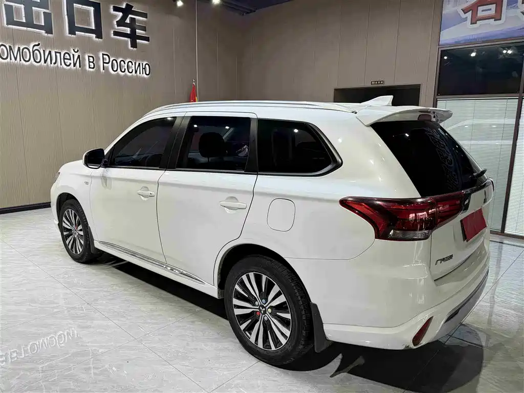 Outlander 2021 2.0L 2WD Smooth Edition 5 seats купить на сайте DeffCars