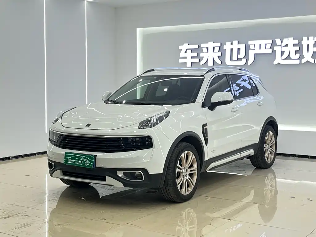 Lynk & Co 01 2017 2.0T two-wheel drive Pro version купить на сайте DeffCars