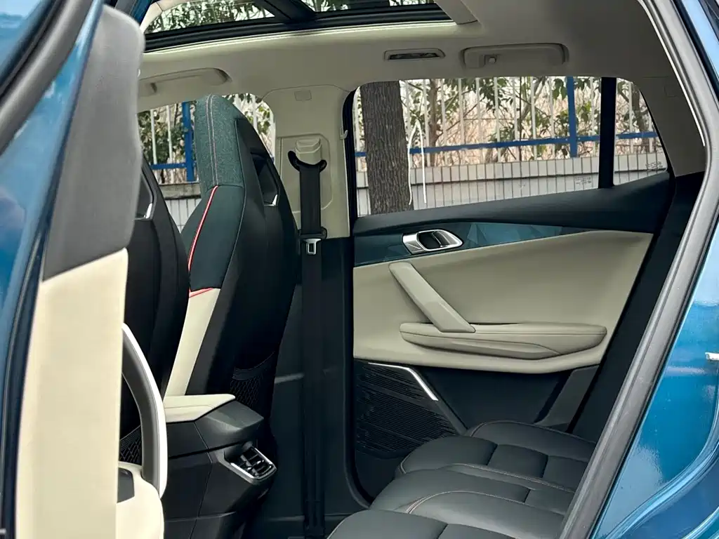 Lynk & Co 06 2020 1.5T Yao Halo купить на сайте DeffCars