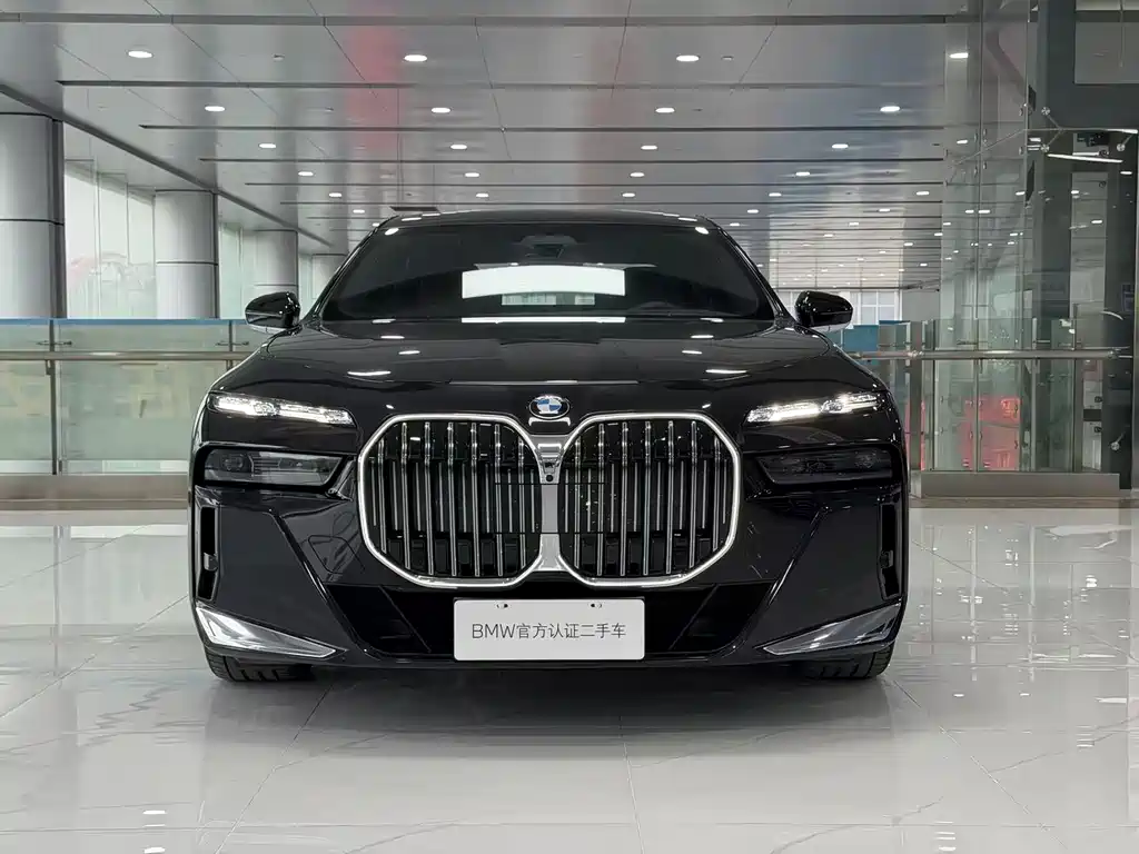 BMW 7 Series 2023 740Li Exclusive M Sports Package купить на сайте DeffCars