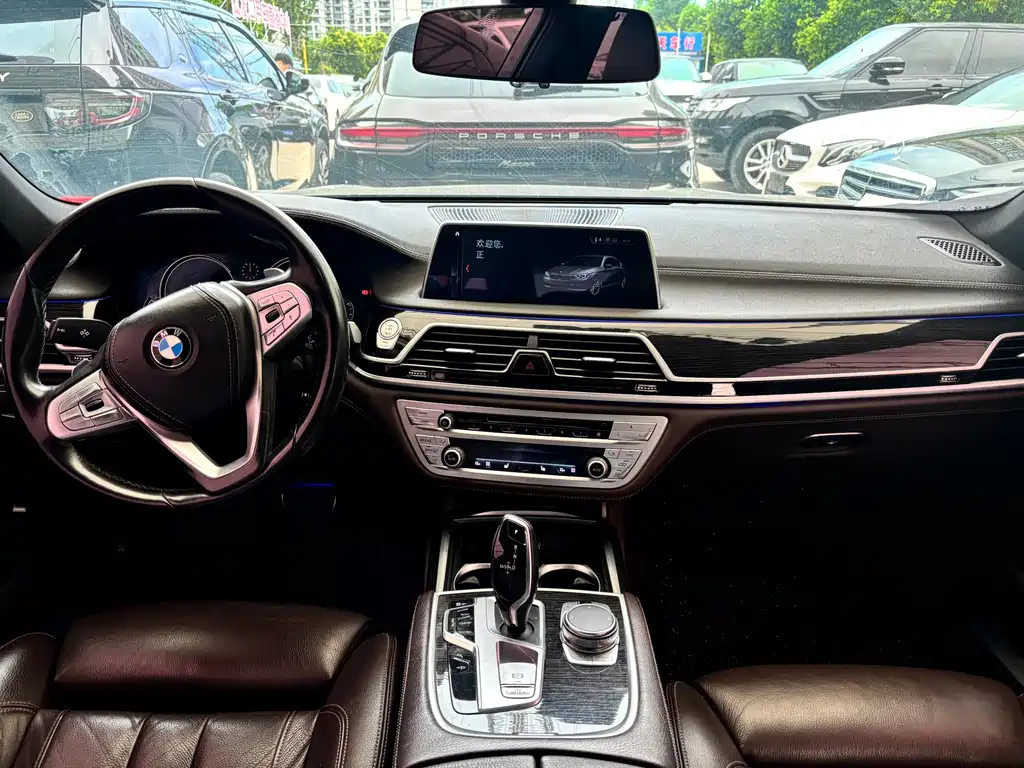 BMW 7 Series 2018 730Li Leading M Sports Package купить на сайте DeffCars