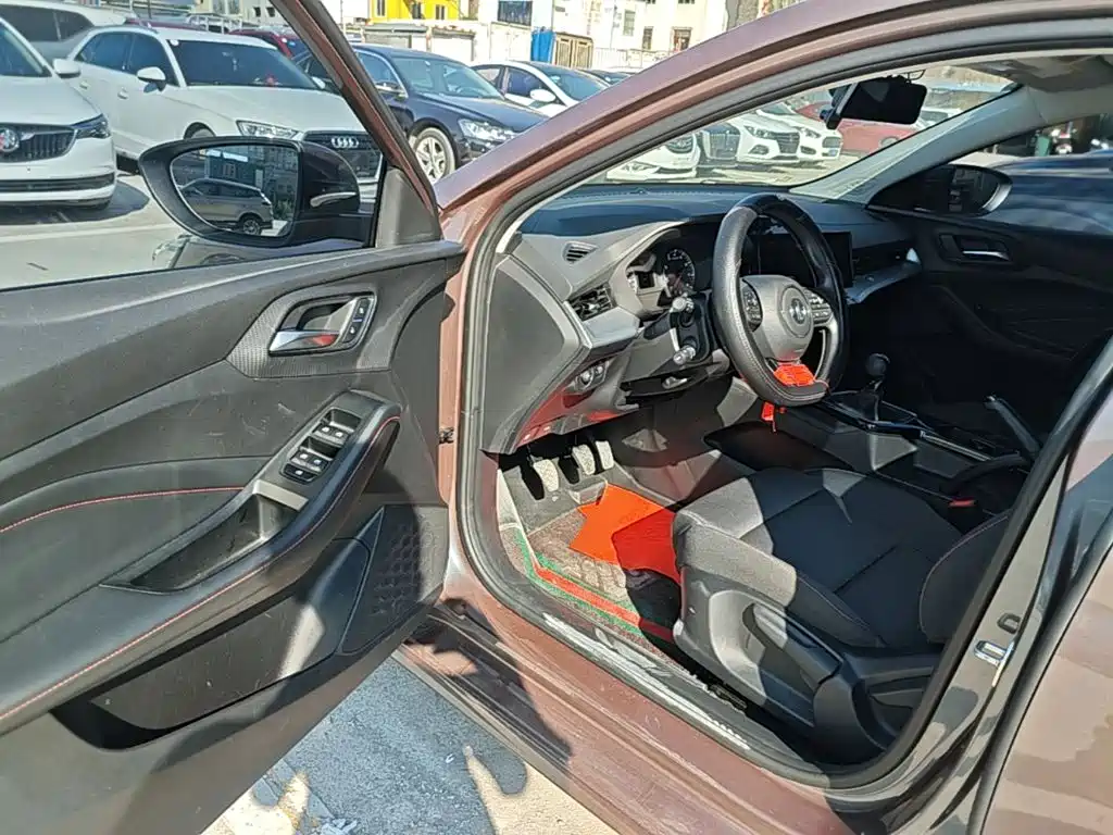 MG5 2023 180DVVT manual fashion version купить на сайте DeffCars