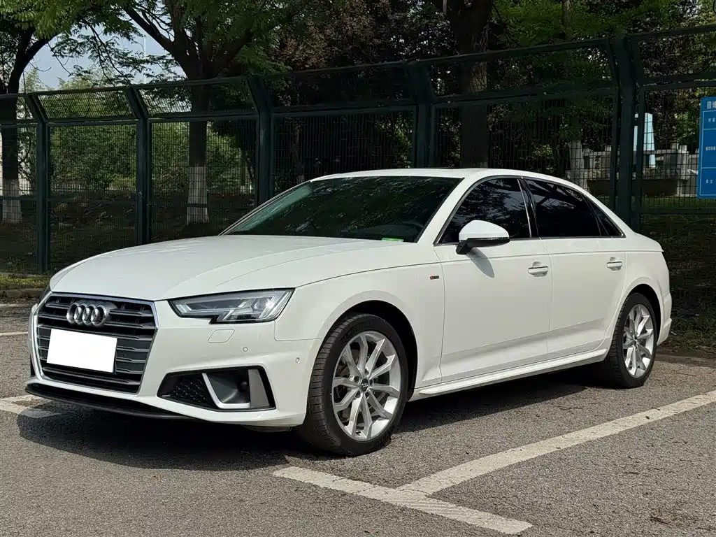 Audi A4L 2018 30th Anniversary Model 40 TFSI Fashion Model купить на сайте DeffCars