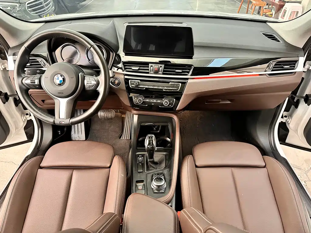 BMW X1 2022 sDrive25Li Leading Model купить на сайте DeffCars
