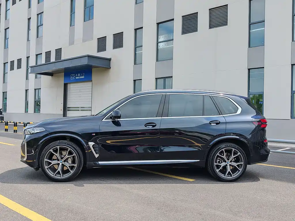 BMW X5 2023 xDrive 30Li Exclusive M Sports Package купить на сайте DeffCars