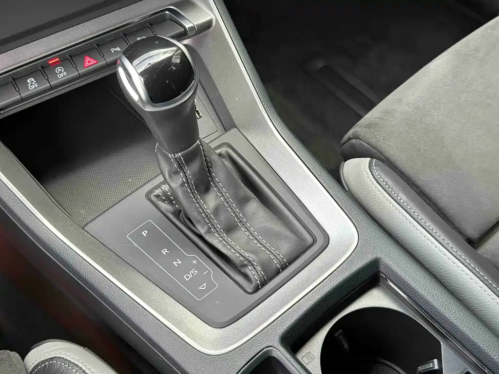 Audi Q3 2021 35 TFSI Fashionable and Dynamic купить на сайте DeffCars