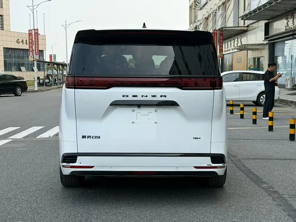 Denza D9 2022 DM-i 970 four-wheel drive flagship model купить на сайте DeffCars