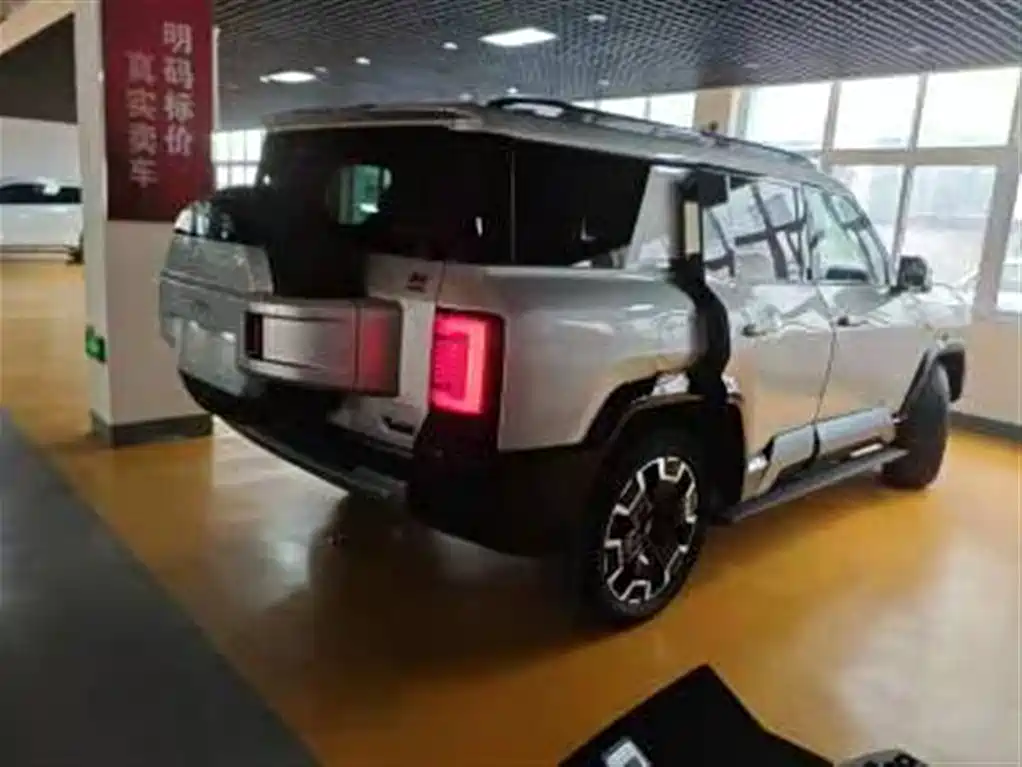 Leopard 8 2025 Zhiyong flagship version 7 seats купить на сайте DeffCars