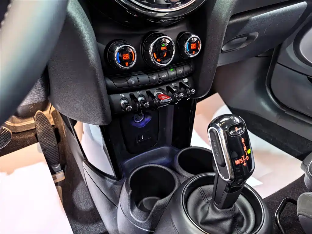 MINI 2022 1.5T COOPER Artist купить на сайте DeffCars