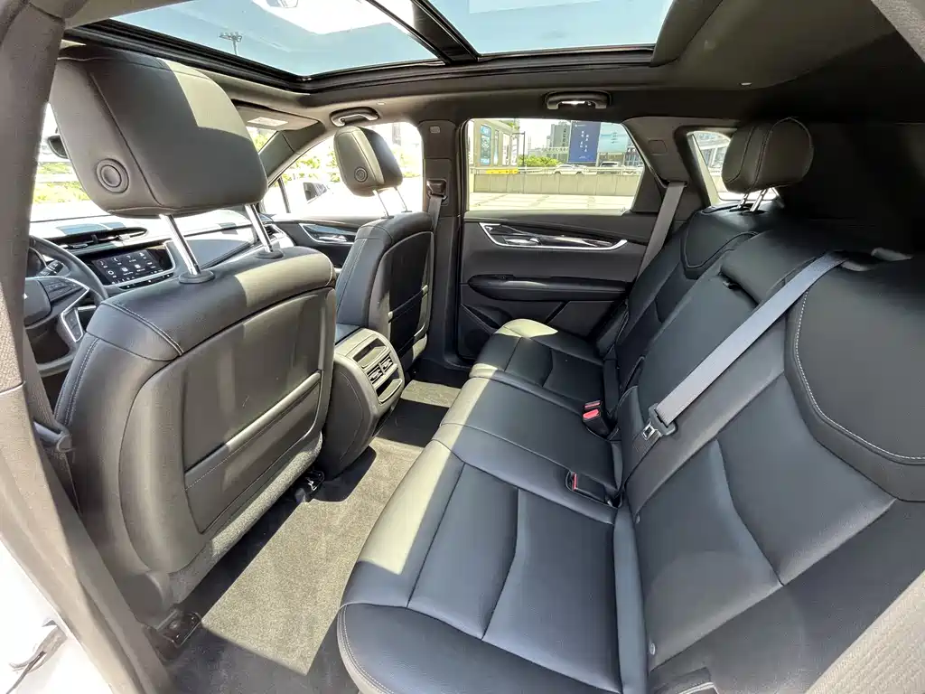 Cadillac XT5 2022 2.0T two-wheel drive luxury model купить на сайте DeffCars